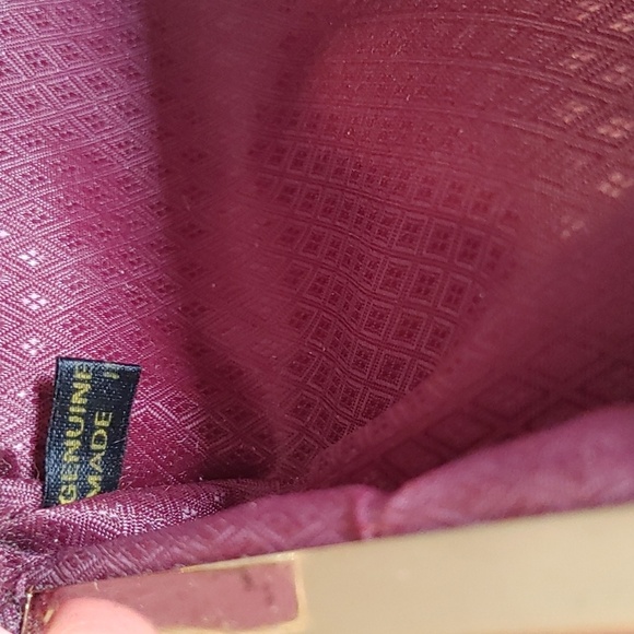 💚Vintage Red Eel Skin Cosmetic Case with Kiss Closure - Picture 6 of 13